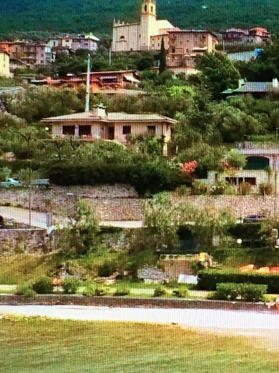 La Virgola Apartments Бренцоне-суль-Гарда Екстер'єр фото